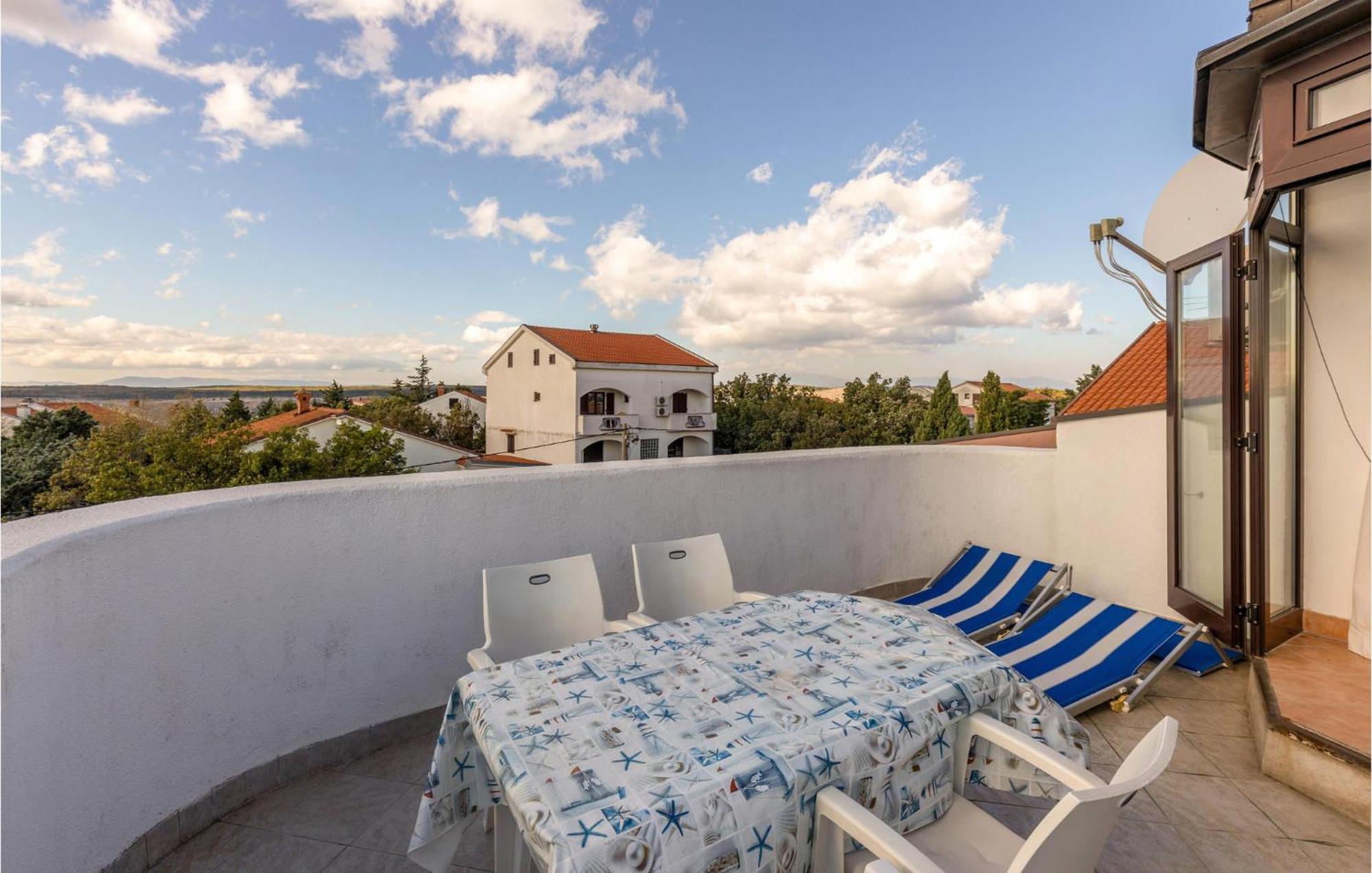 1 Bedroom Cozy Apartment In Jadranovo Exterior foto