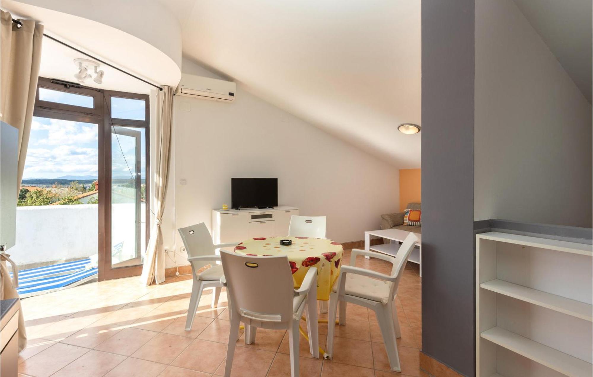 1 Bedroom Cozy Apartment In Jadranovo Exterior foto